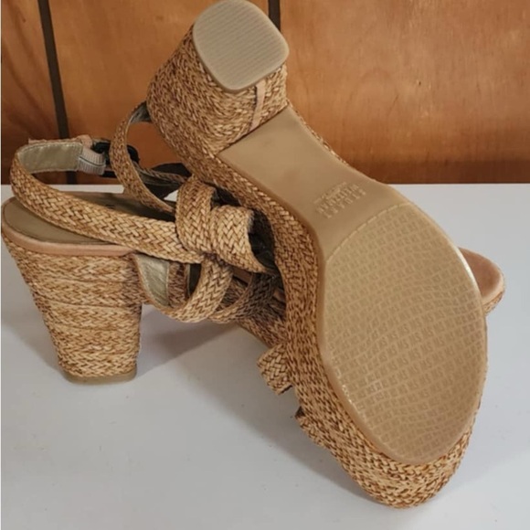 Stuart Weitzman Women’s Size 9 Weavit Platform Sandals EUC** - Picture 9 of 9